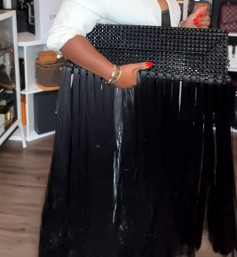 Chill Showstopper Cluth