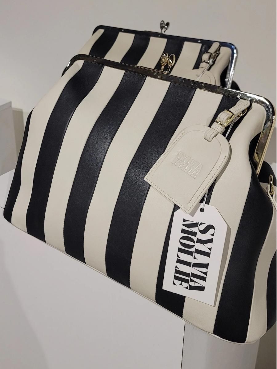 Leather Kisslock Frame Bag