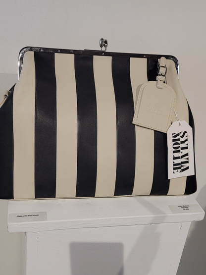 Leather Kisslock Frame Bag