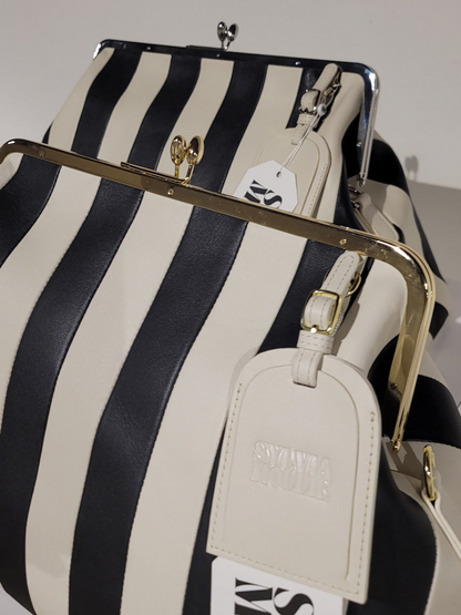 Leather Kisslock Frame Bag