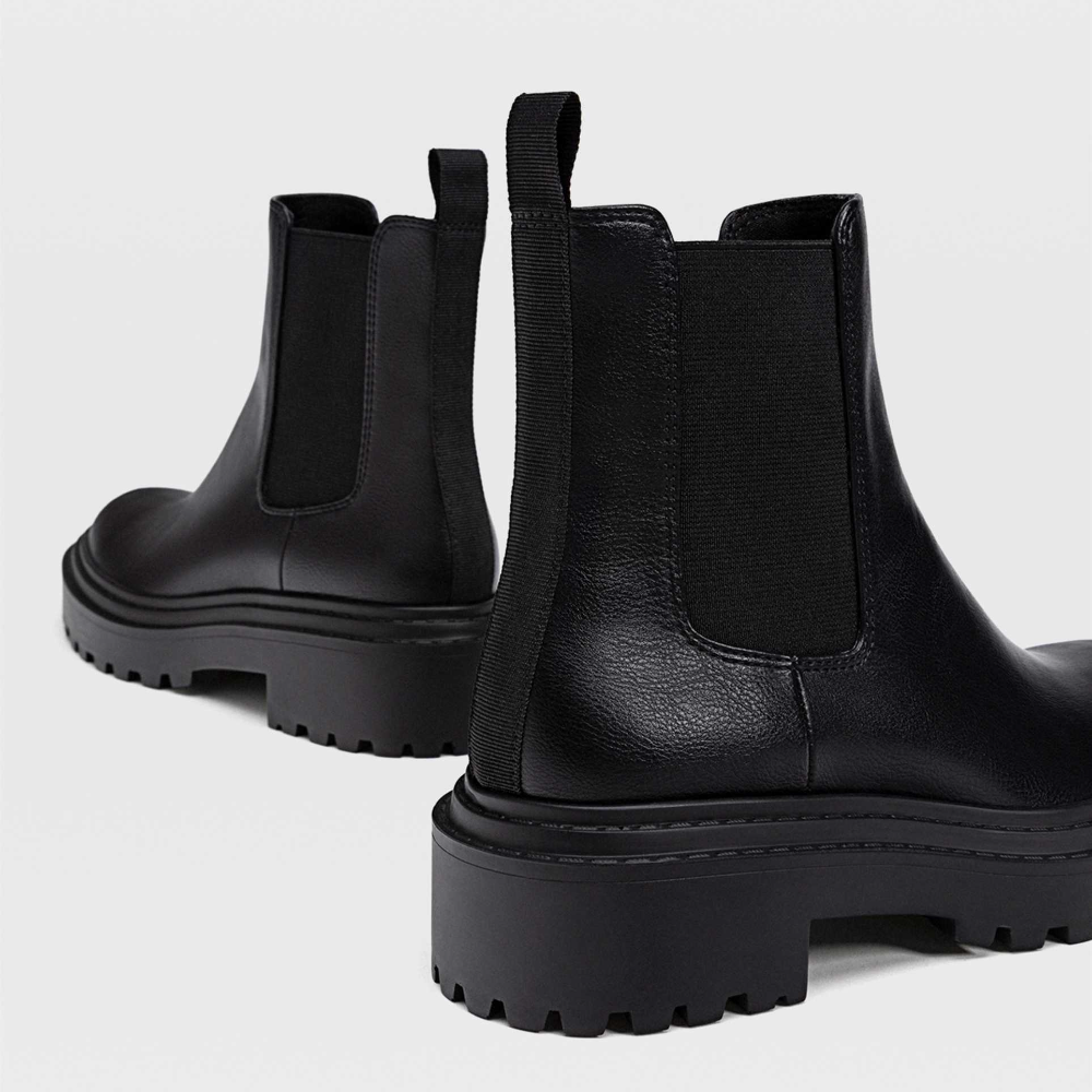 Chunky Chelsea Boots In Black